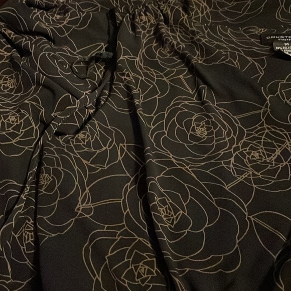 Courtenay stretch black and tan floral sleeveless dress. Size 14 - Picture 7 of 16